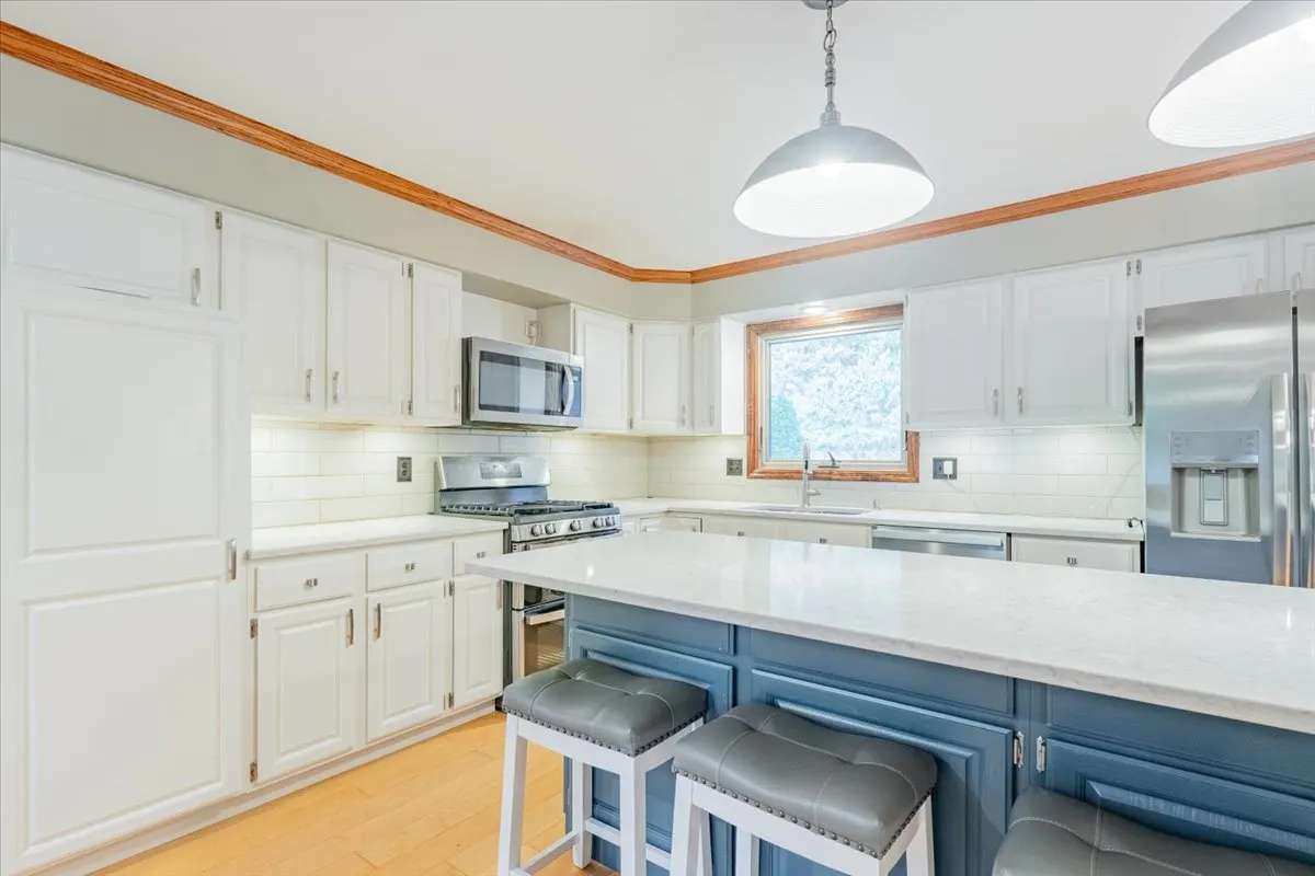 10 Inverness Drive IL