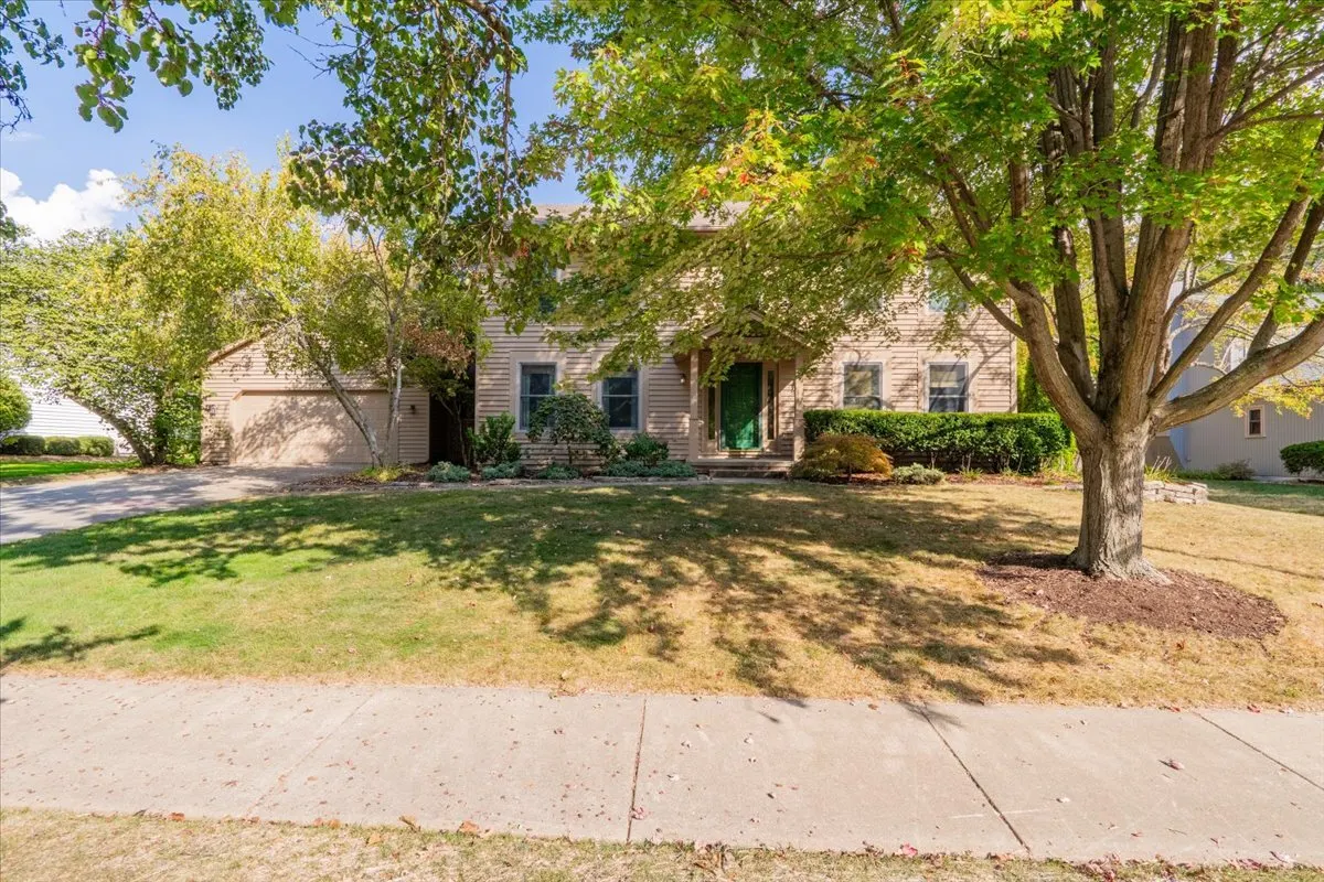 10 Inverness Drive IL