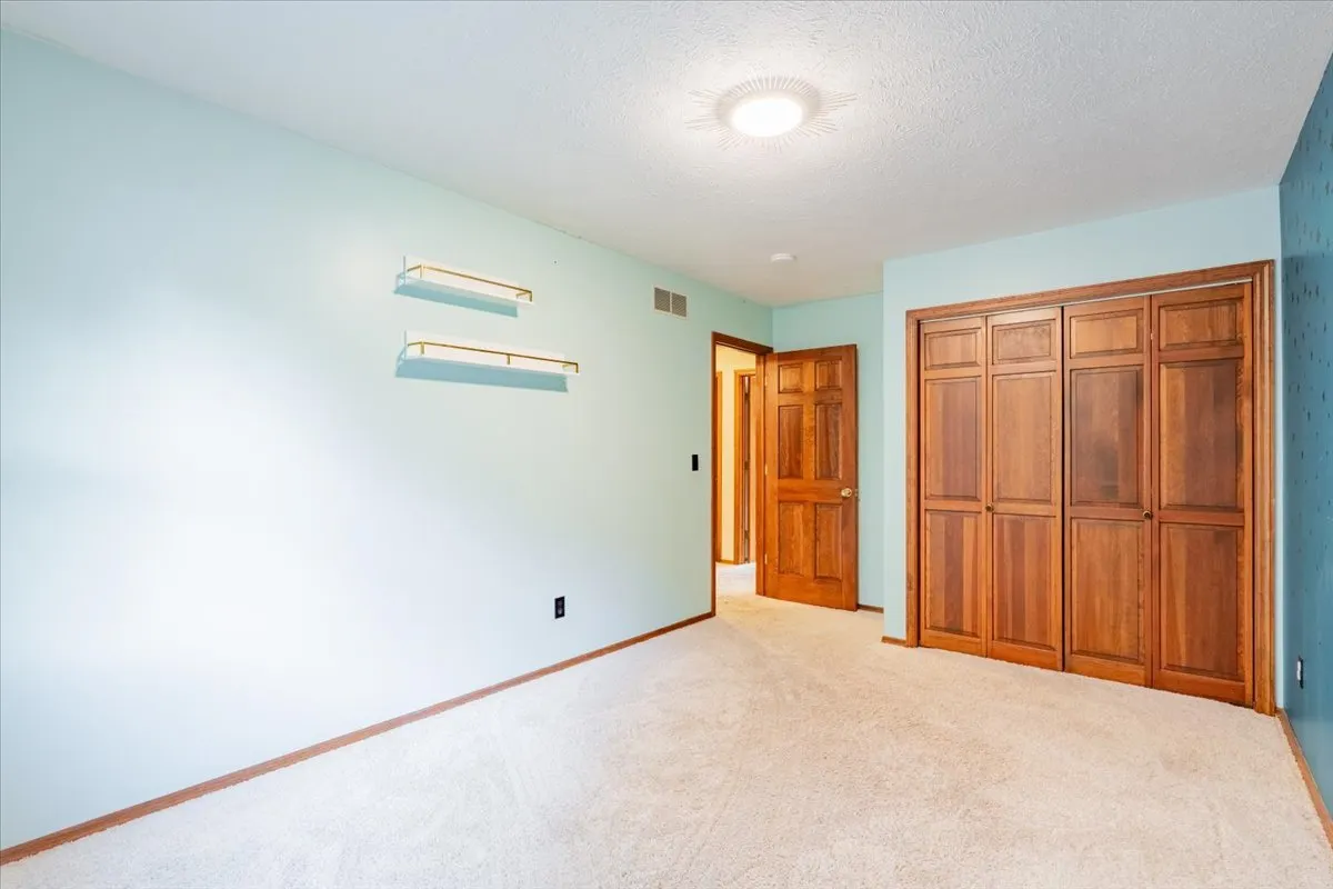 10 Inverness Drive IL