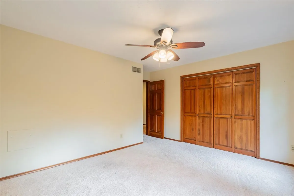 10 Inverness Drive IL