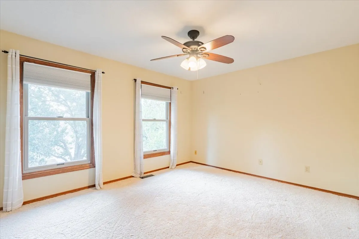 10 Inverness Drive IL