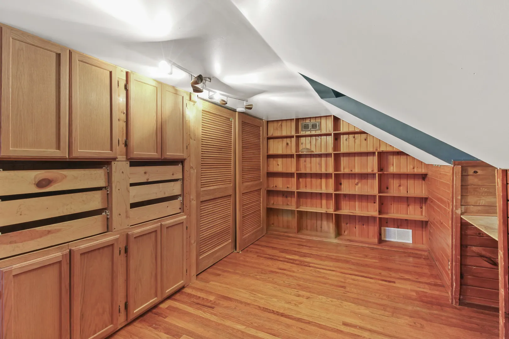 1208 W William Street IL