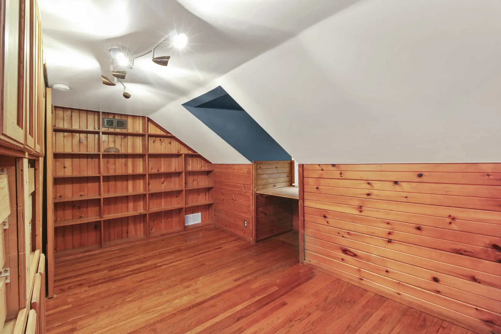 1208 W William Street IL