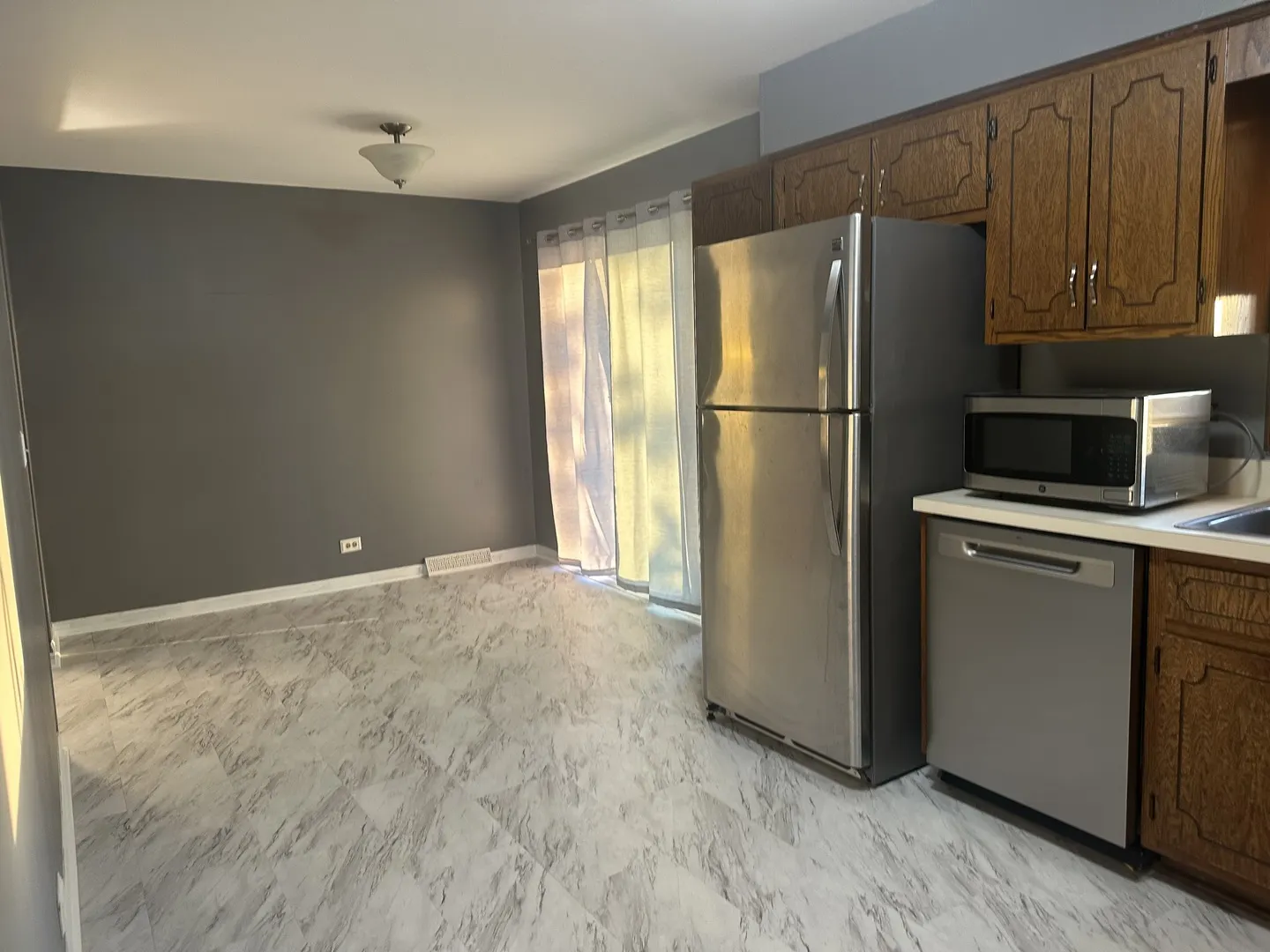 736 Tama Court IL