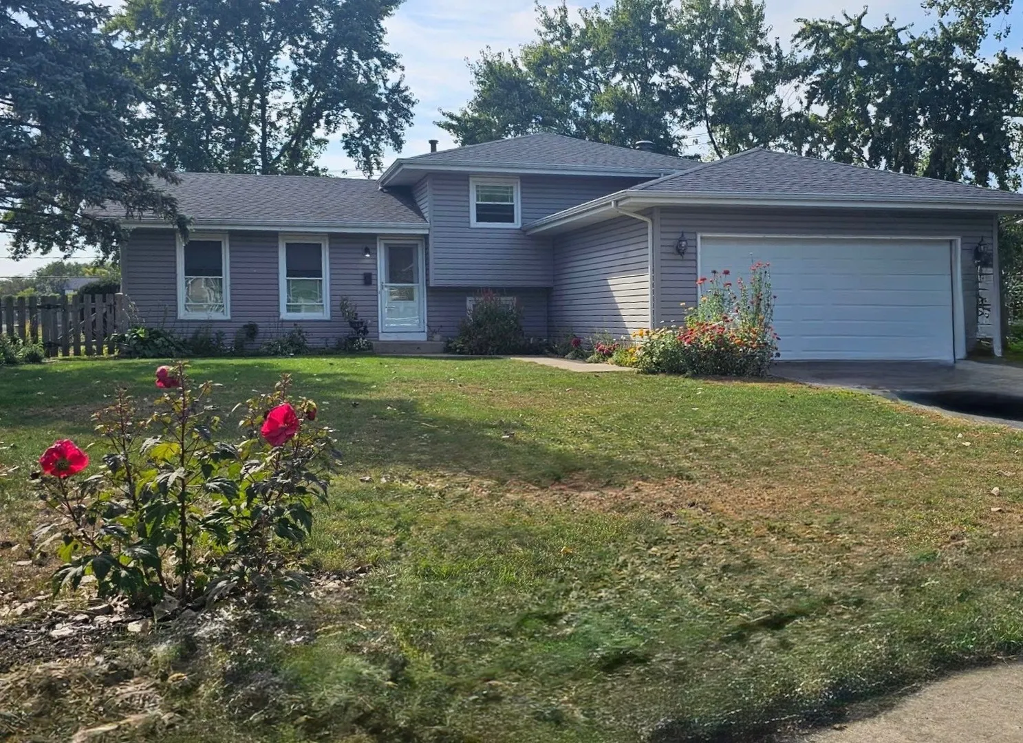 736 Tama Court IL