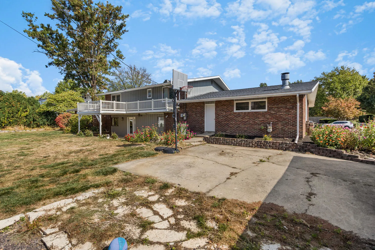 411 Crestwood Drive IL