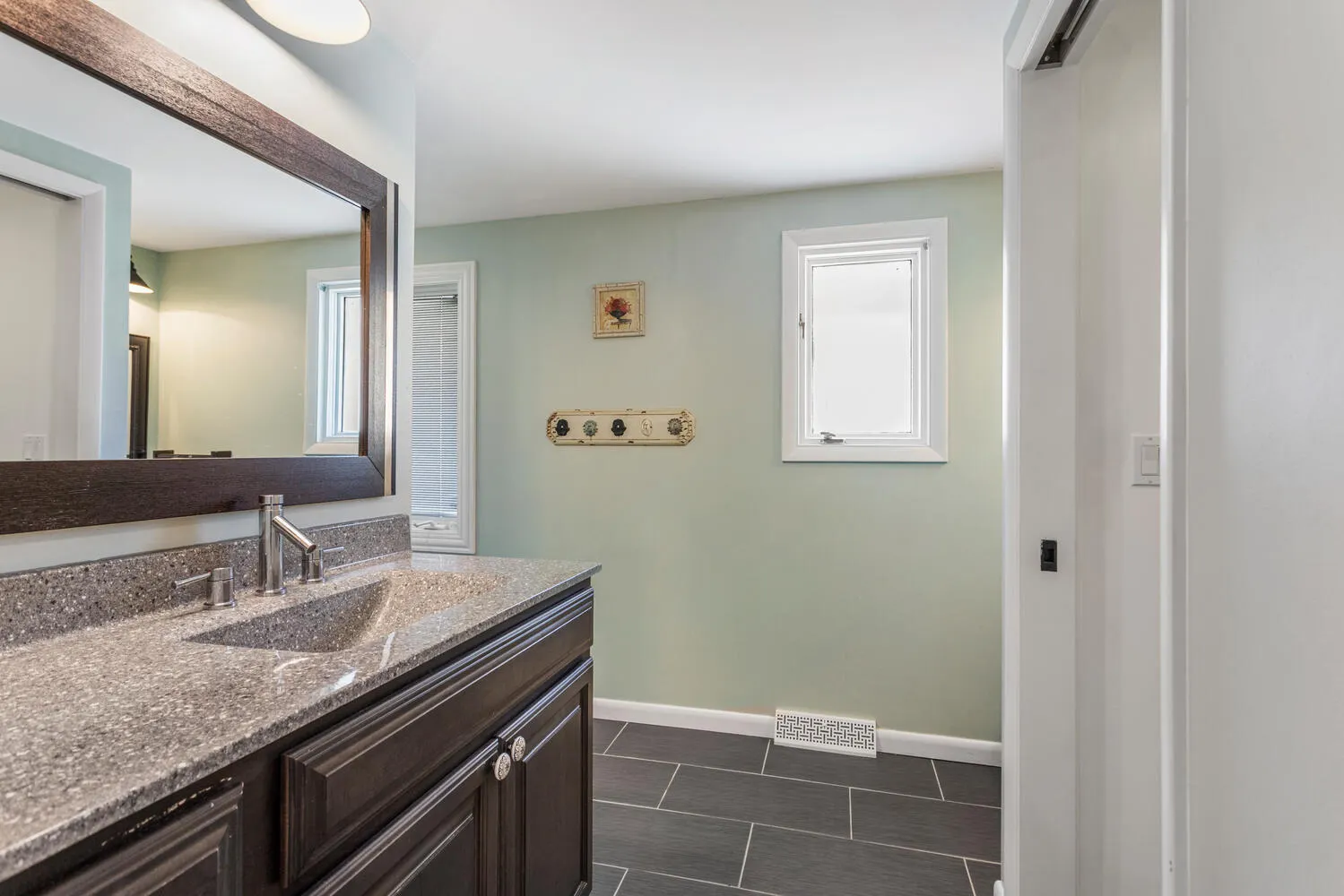 411 Crestwood Drive IL