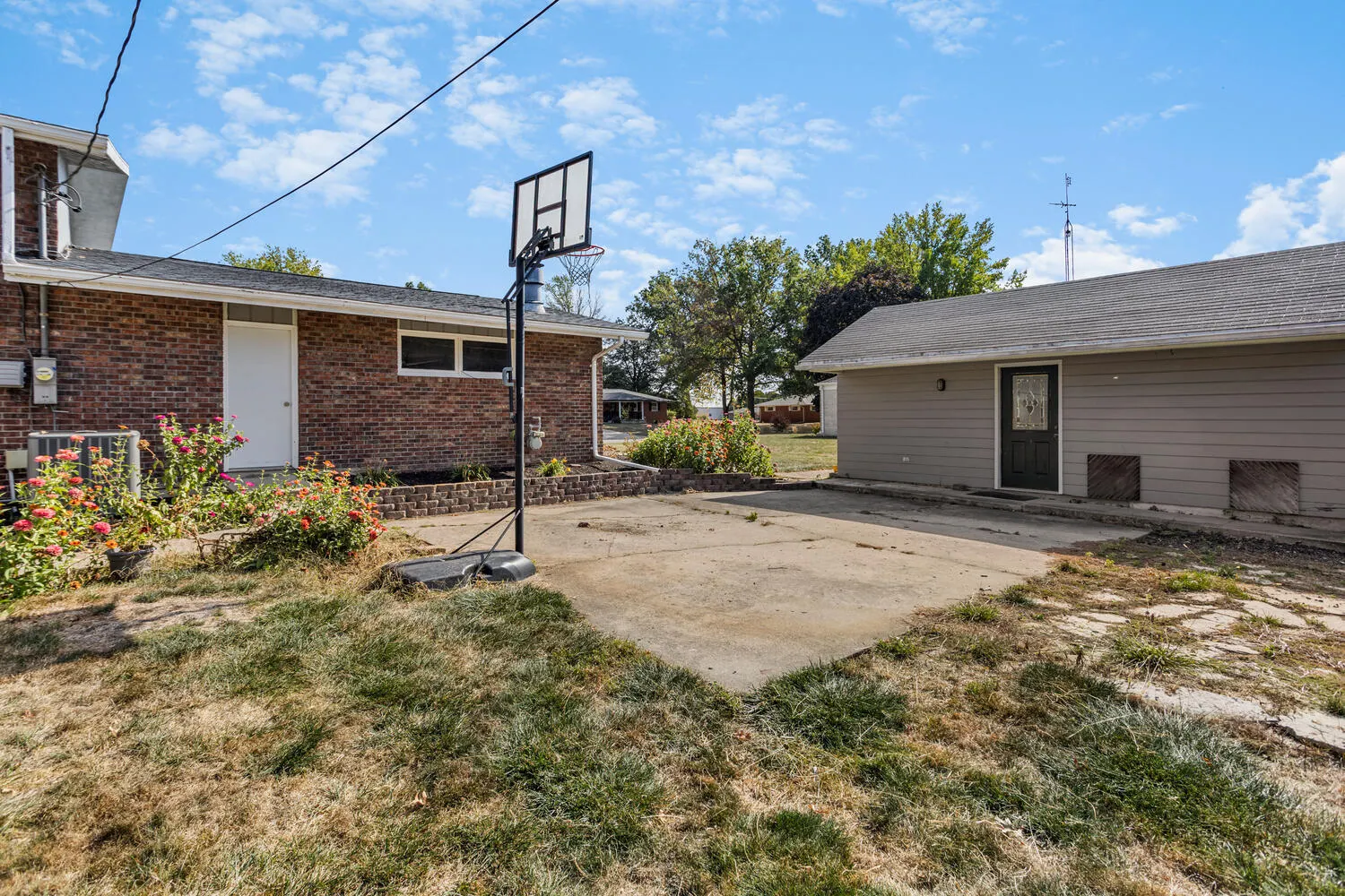 411 Crestwood Drive IL
