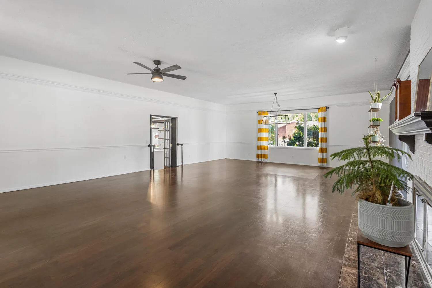 411 Crestwood Drive IL