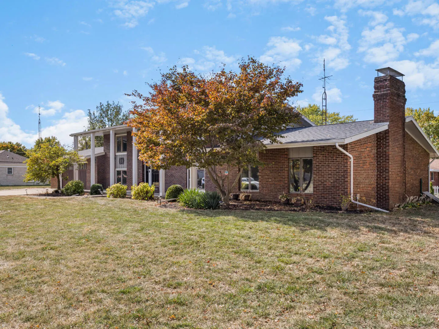 411 Crestwood Drive IL