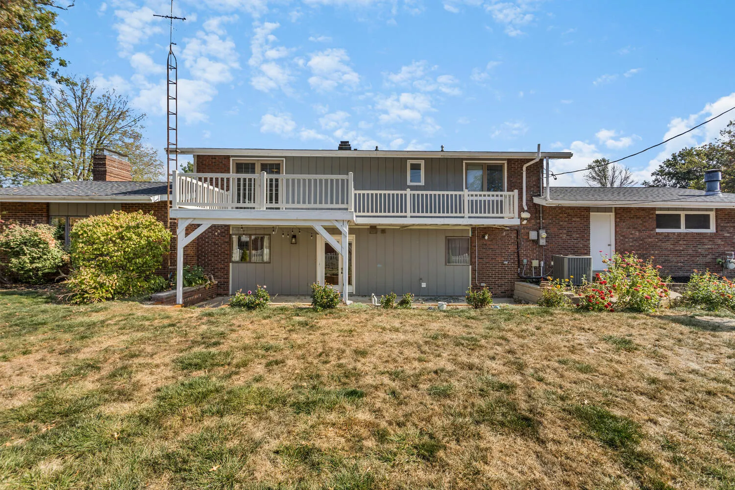 411 Crestwood Drive IL