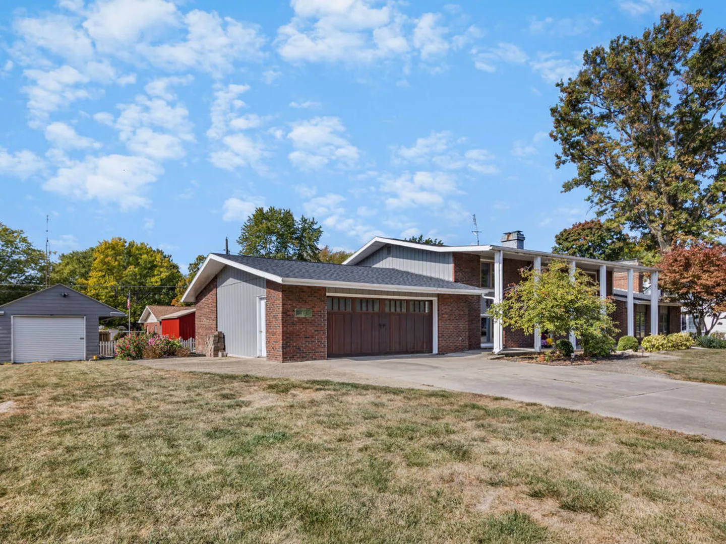 411 Crestwood Drive IL