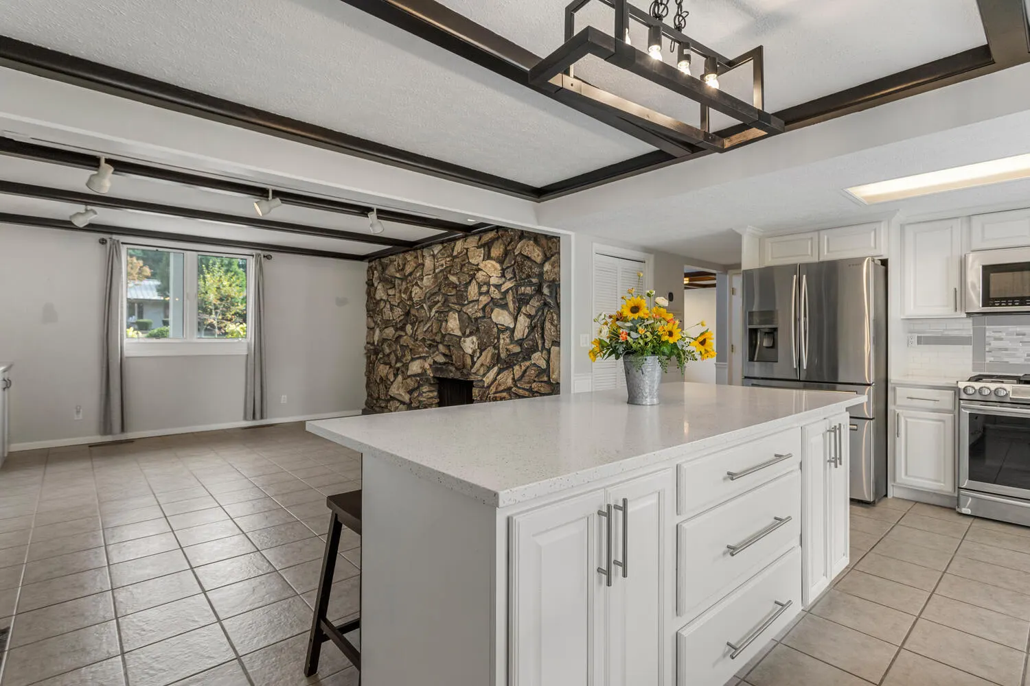 411 Crestwood Drive IL