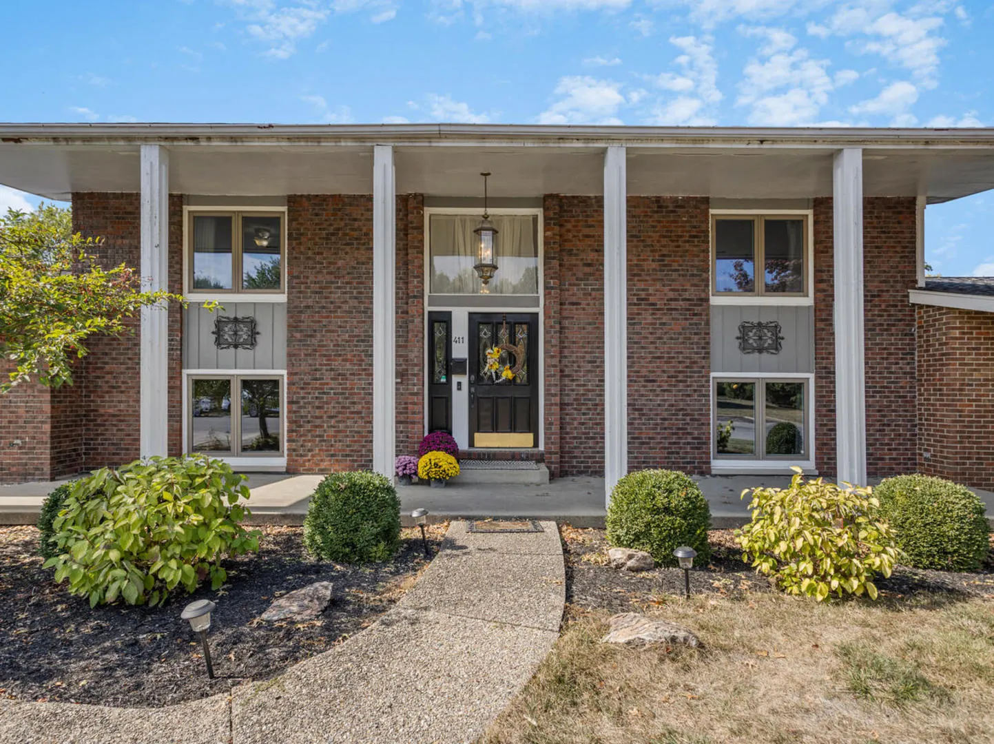 411 Crestwood Drive IL