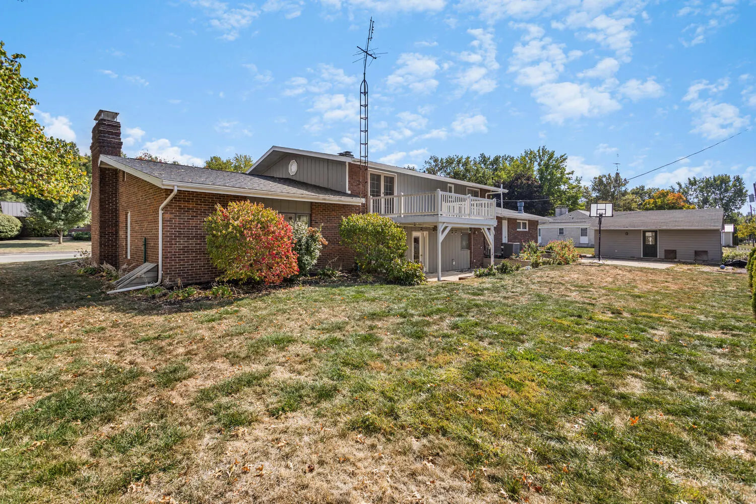 411 Crestwood Drive IL