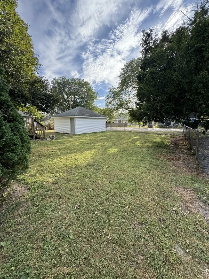 611 Broadway Avenue IL