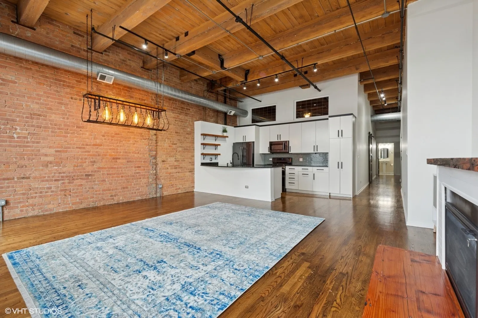 1243 S Wabash Avenue 302 IL