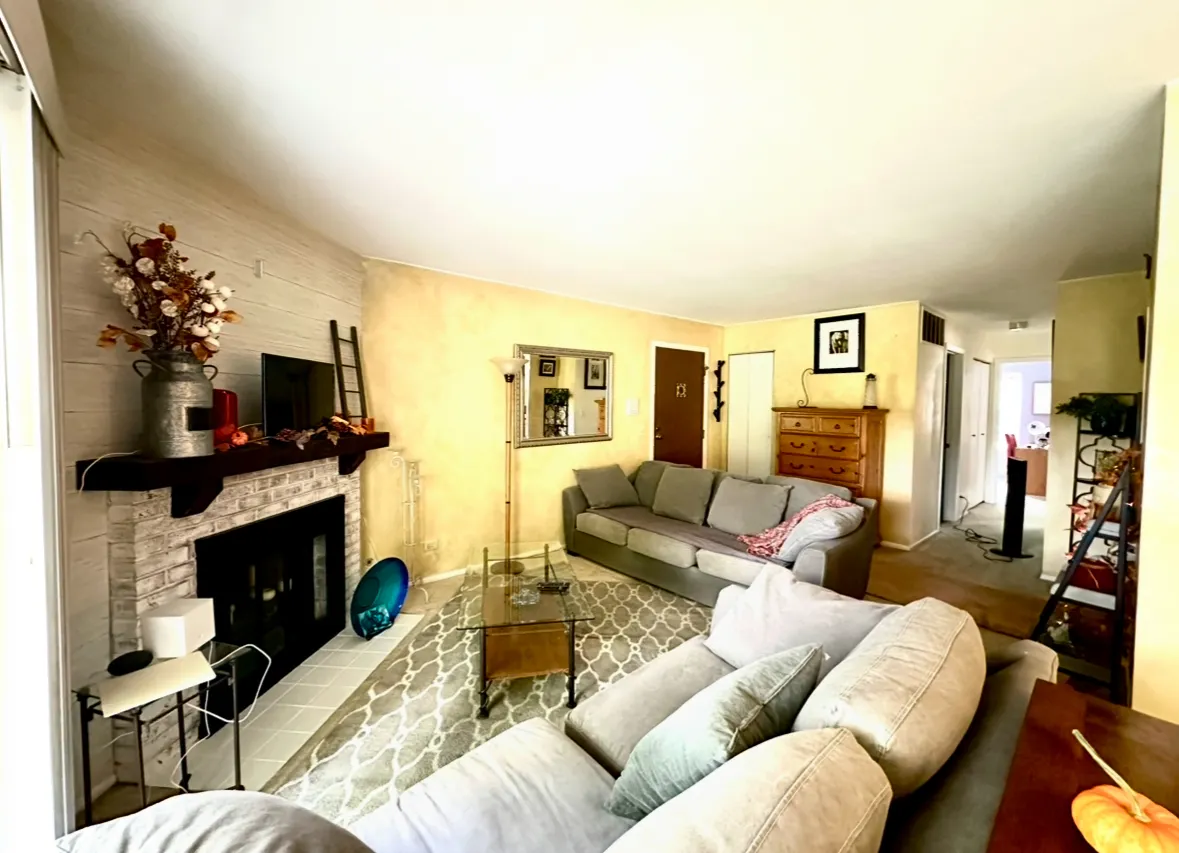 22 Waterbury Lane N1 IL