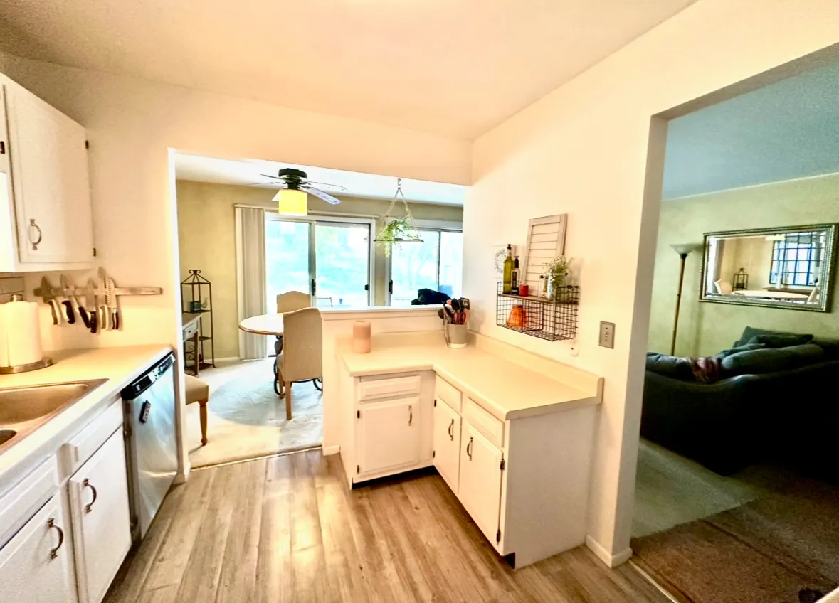 22 Waterbury Lane N1 IL
