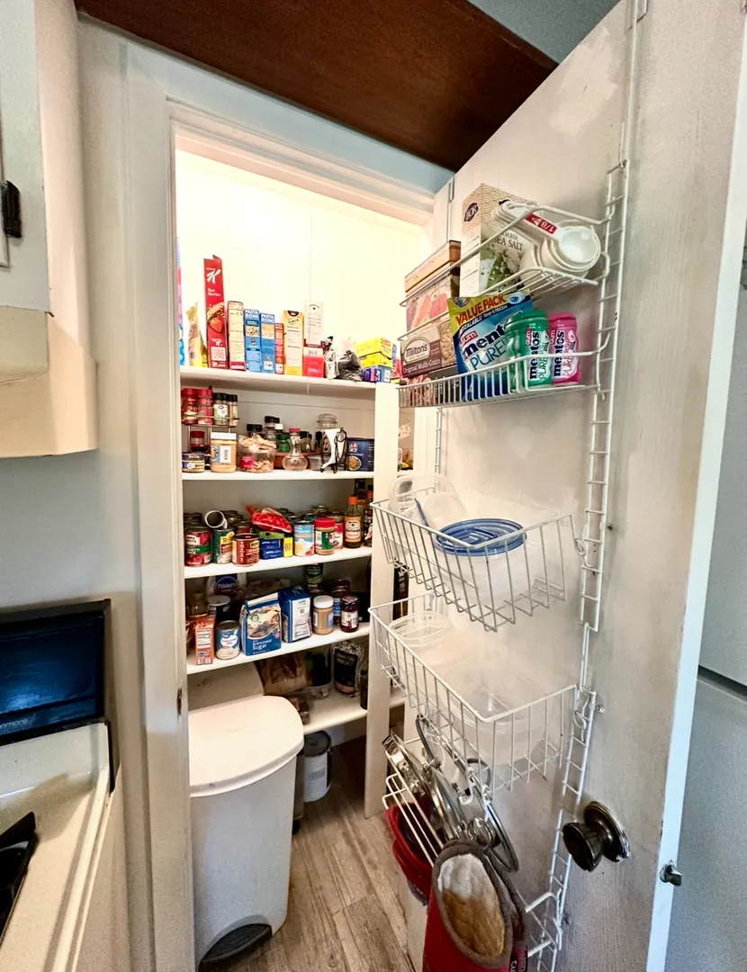 22 Waterbury Lane N1 IL