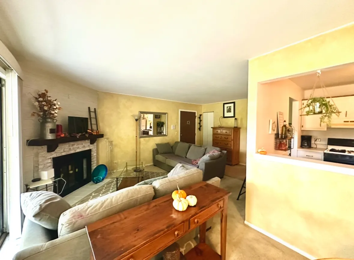 22 Waterbury Lane N1 IL