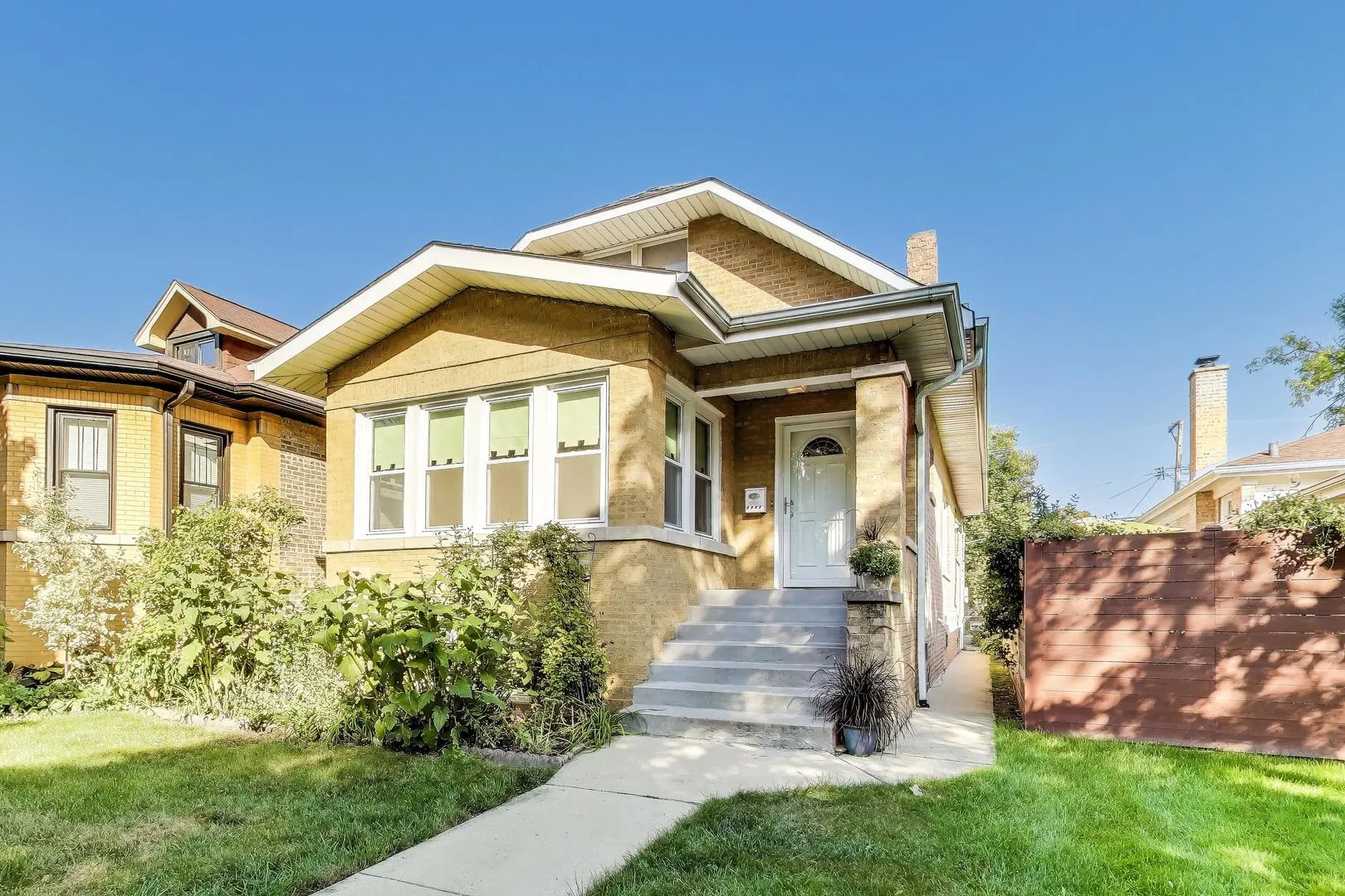 5807 N Sacramento Avenue IL