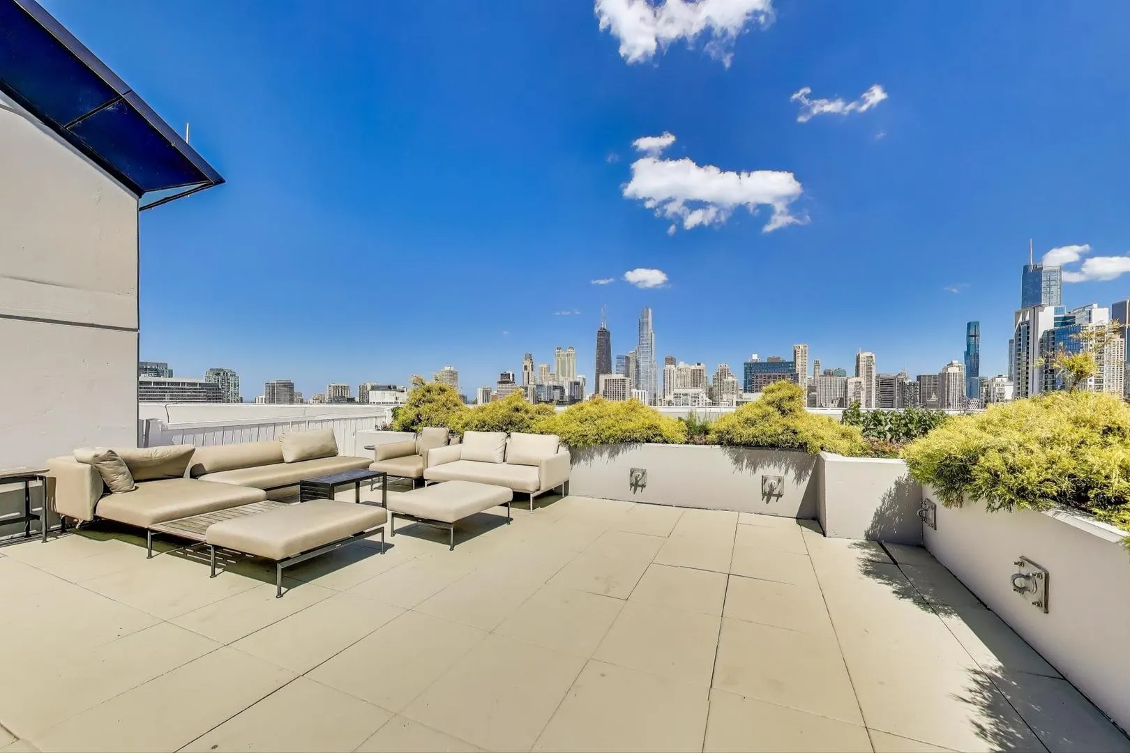 435 W Erie Street 1401 IL
