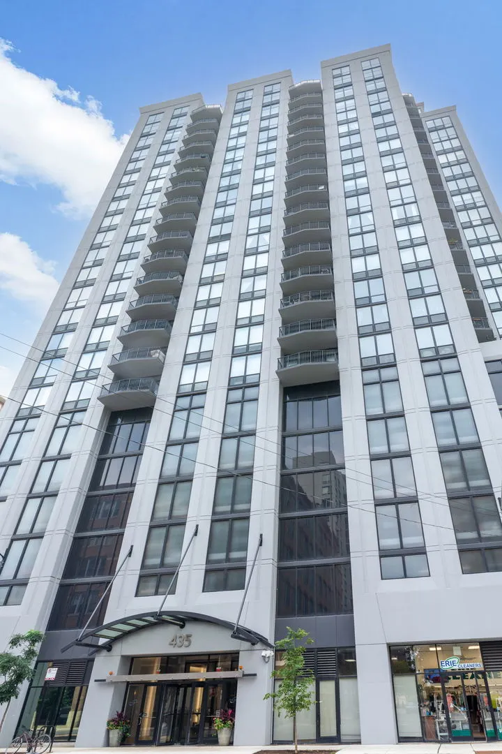 435 W Erie Street 1401 IL