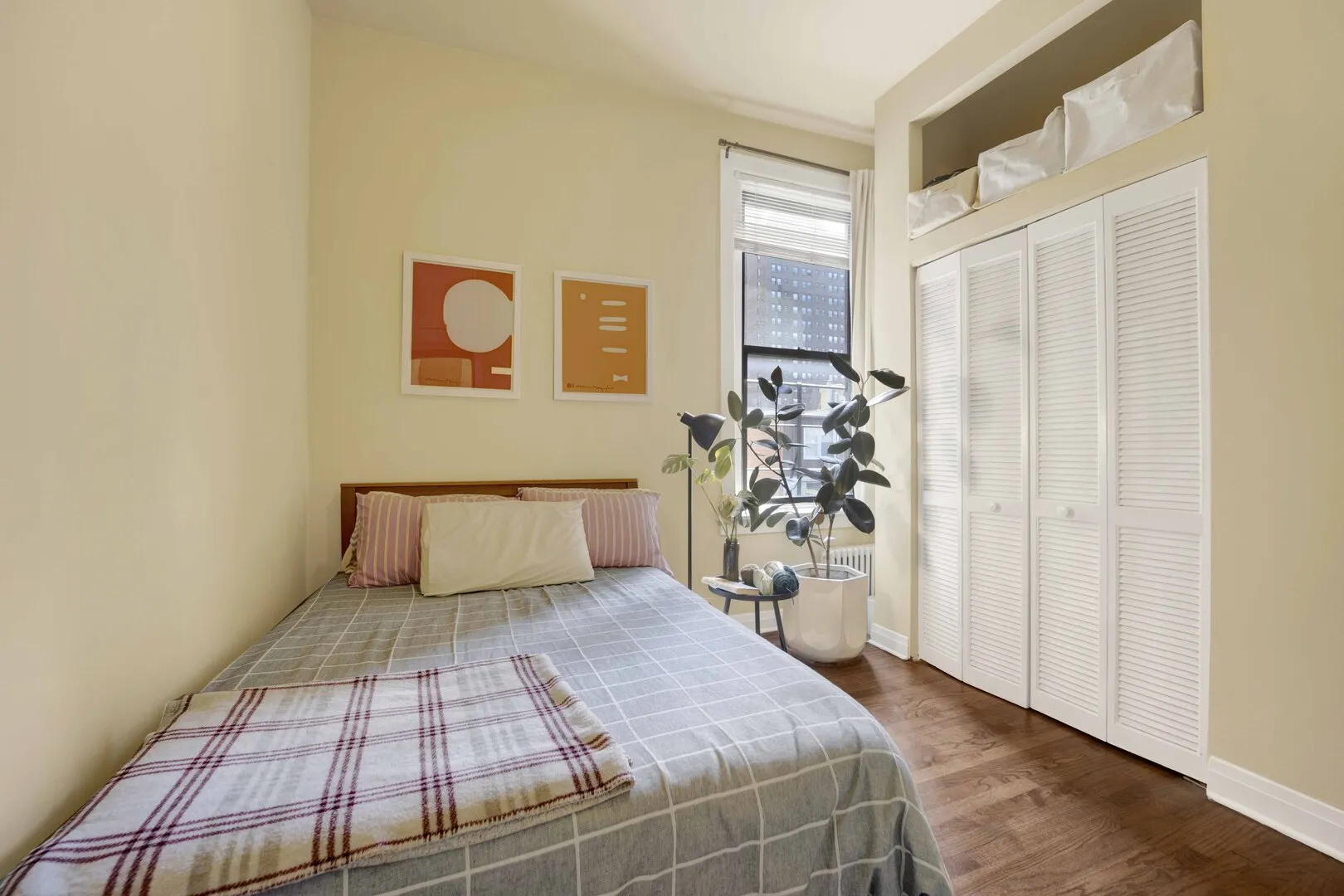 63 E Cedar Street 4B IL
