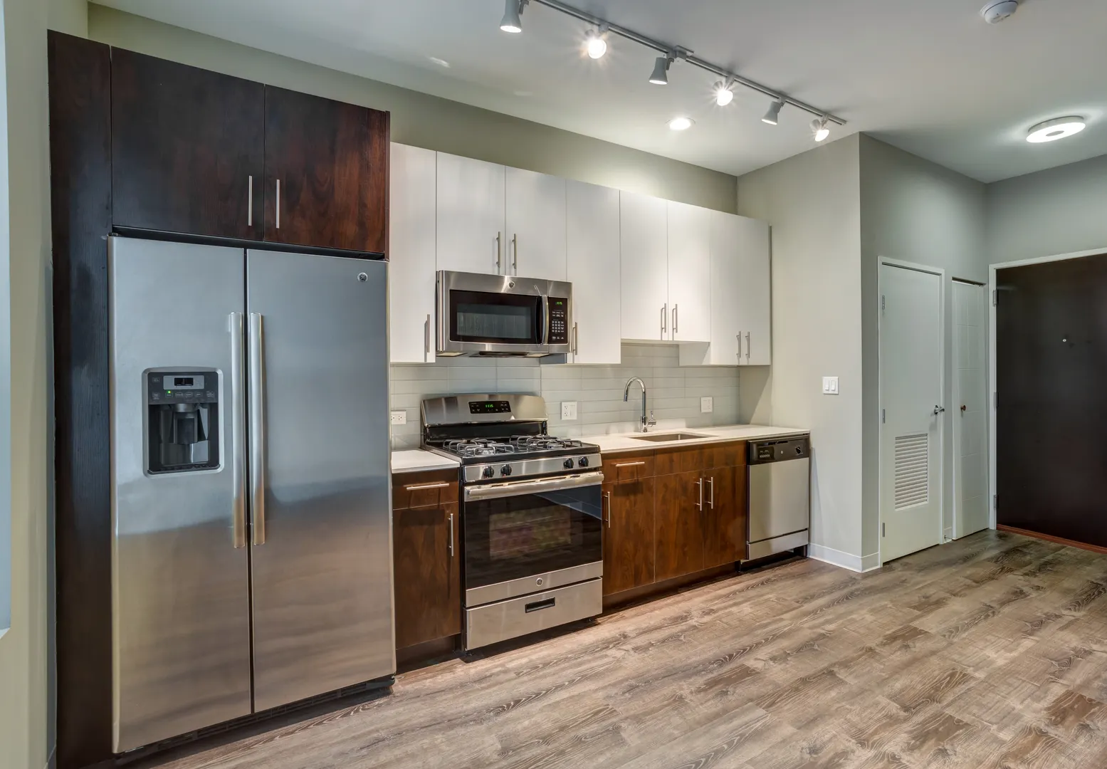 851 W Grand Avenue 206 IL
