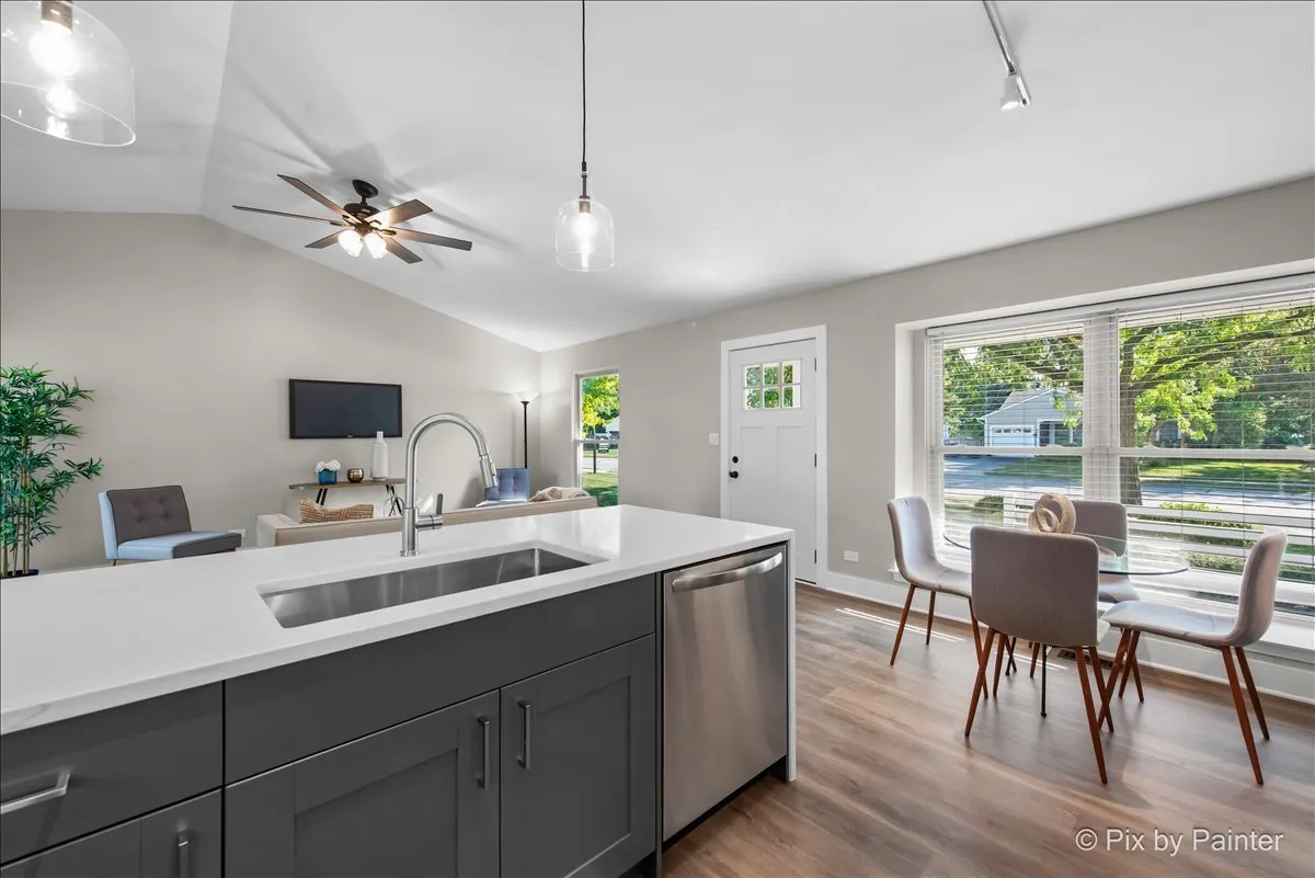 327 Danbury Drive IL