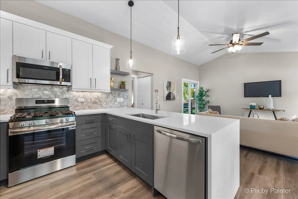 327 Danbury Drive IL