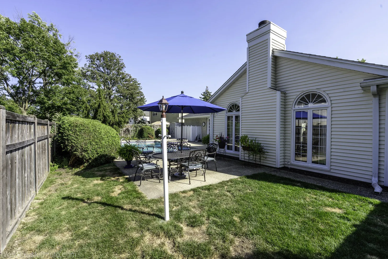 1622 E Greenwood Drive IL