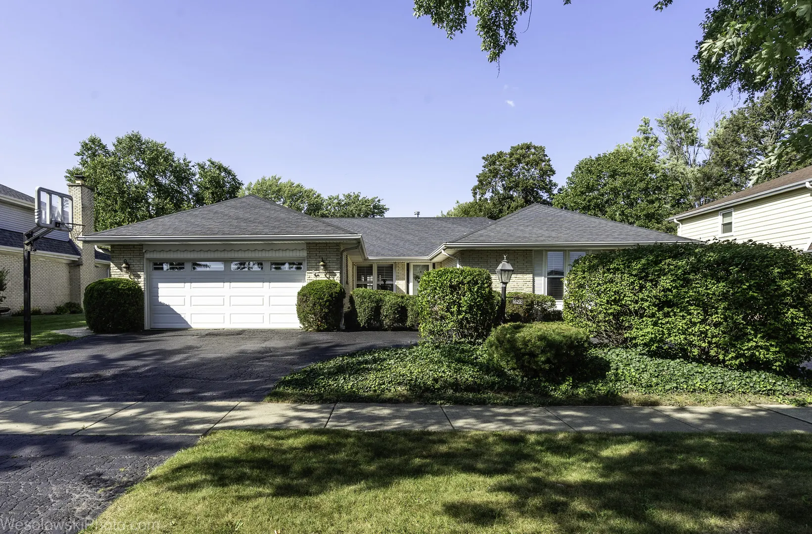 1622 E Greenwood Drive IL