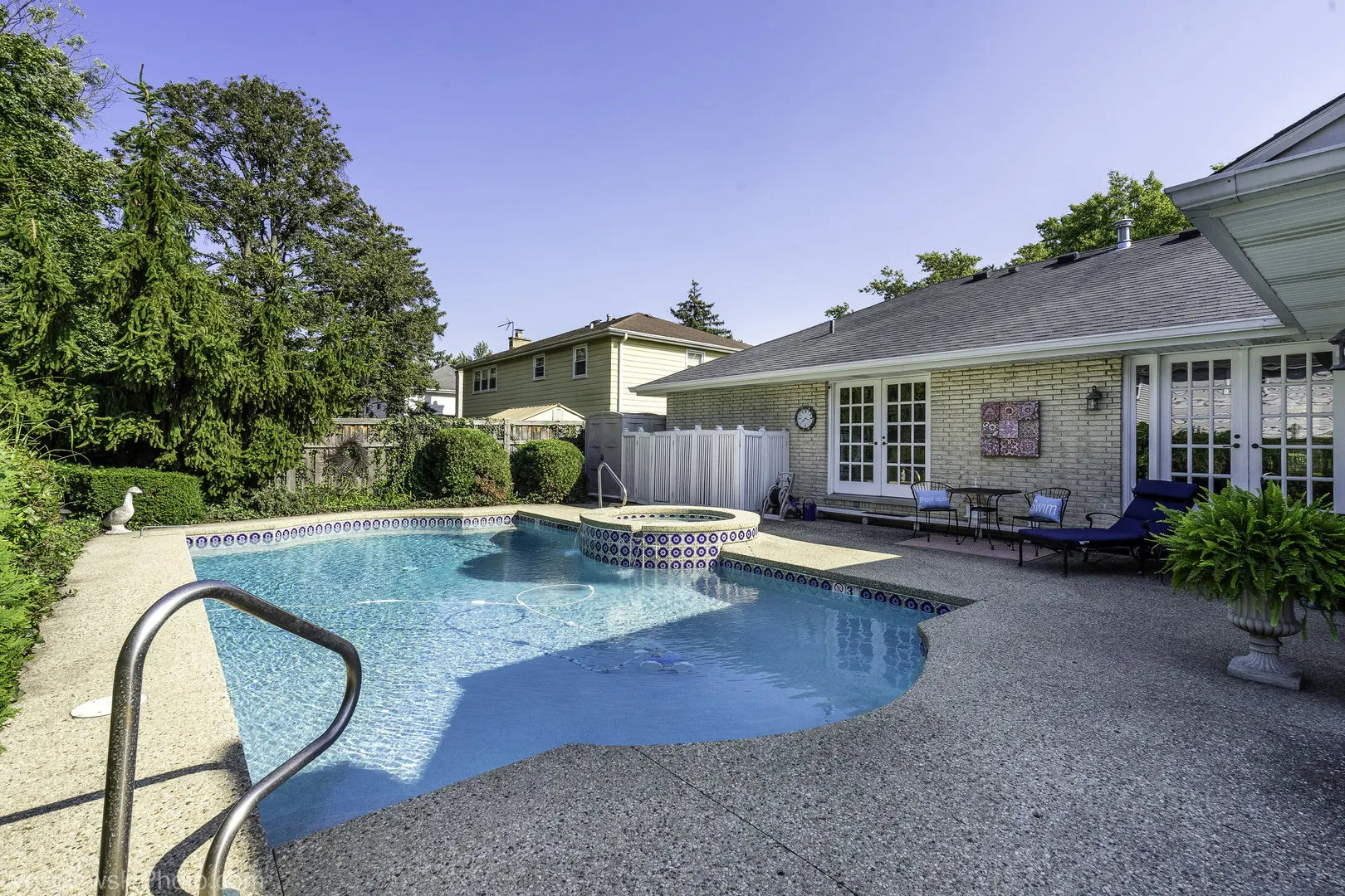 1622 E Greenwood Drive IL