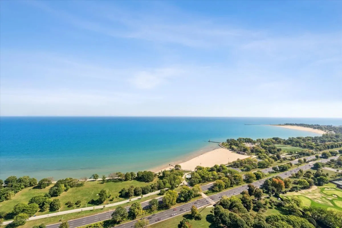 5415 N Sheridan Road 4805 IL