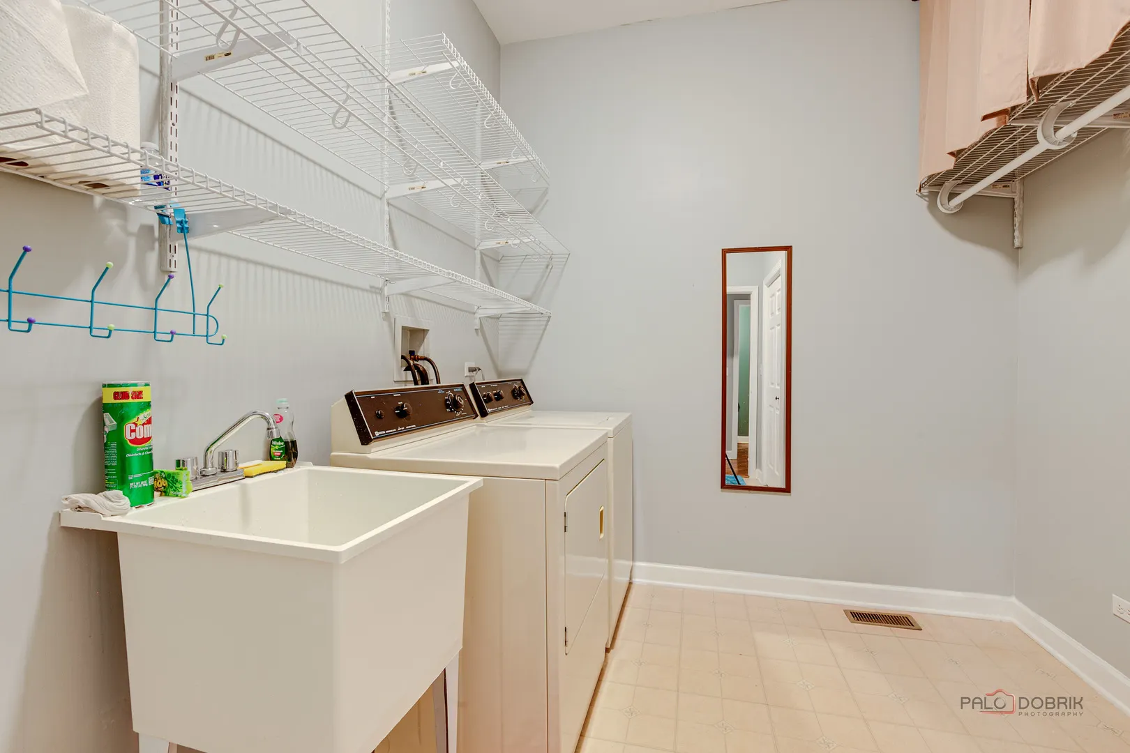 2208 SANCTUARY Court IL