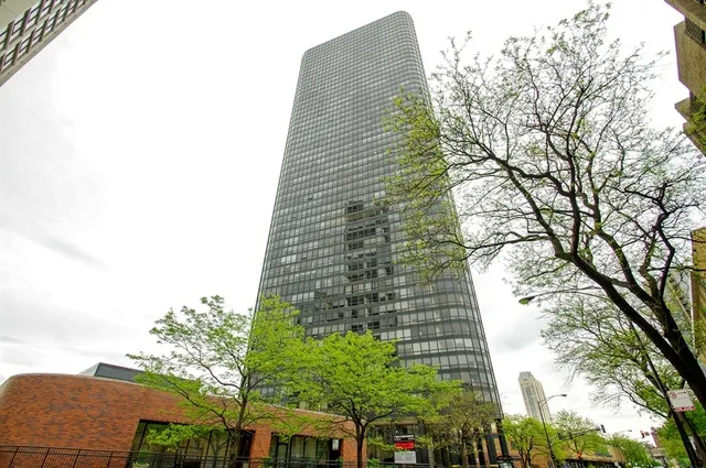 5415 N Sheridan Road 4815 IL