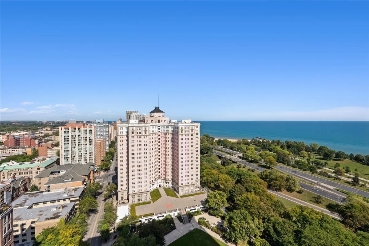 5455 N Sheridan Road 2615 IL