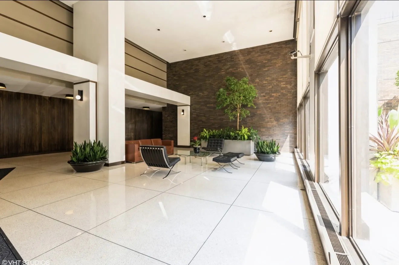 5455 N Sheridan Road 2615 IL