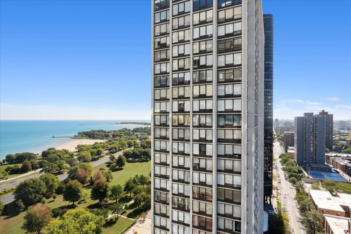 5455 N Sheridan Road 2615 IL
