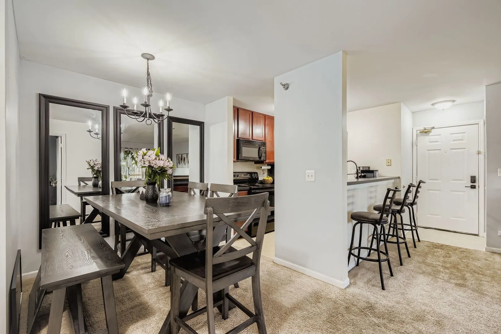 208 Glengarry Drive 304 IL