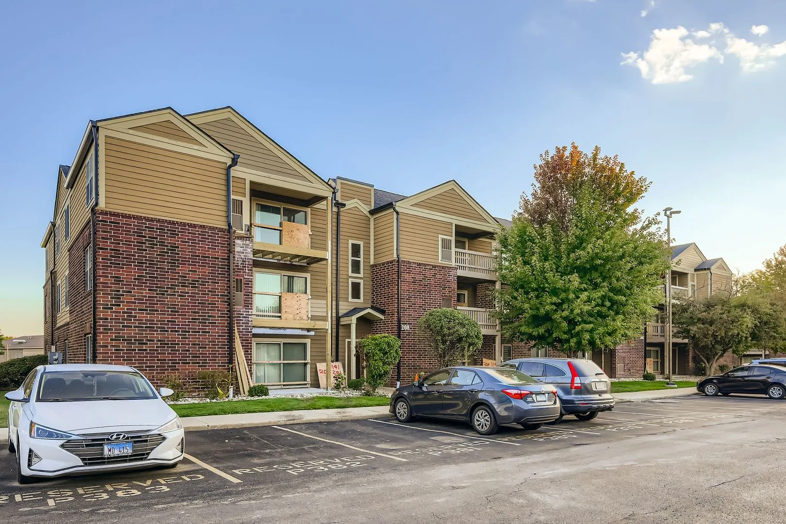 208 Glengarry Drive 304 IL