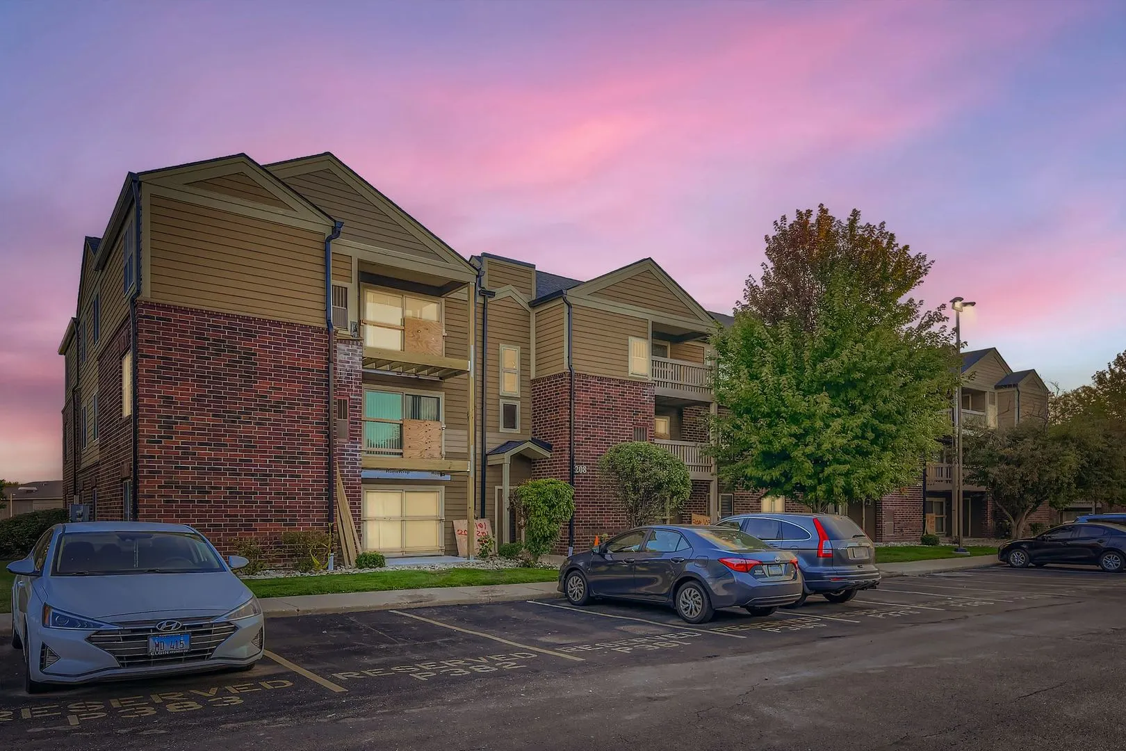 208 Glengarry Drive 304 IL