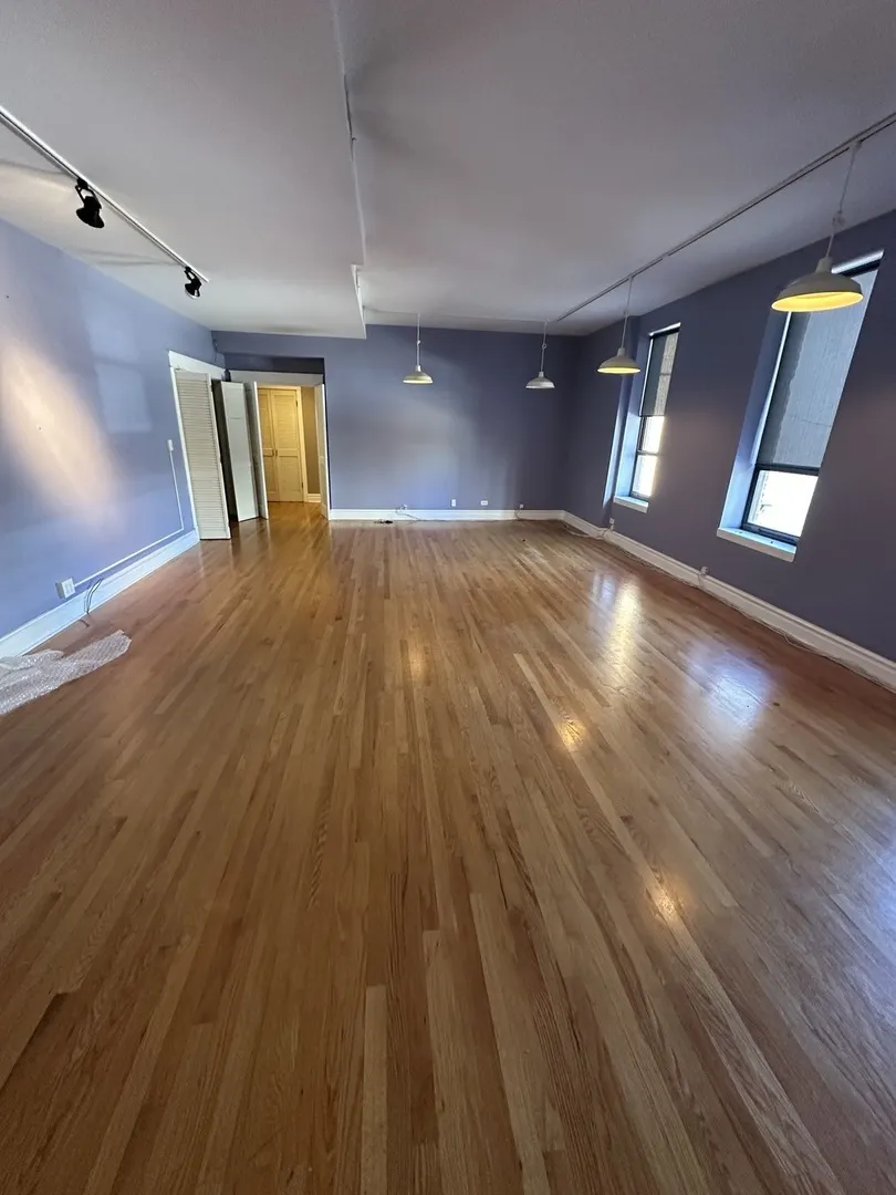 536 N Clark Street IL