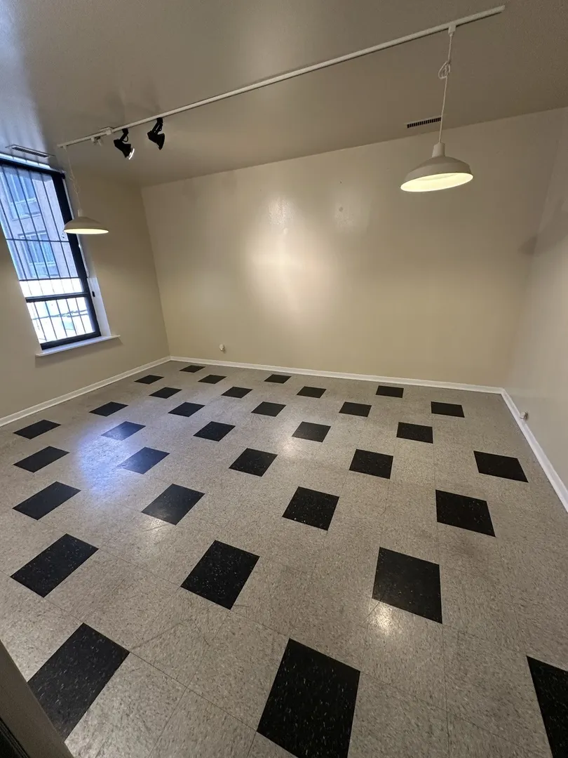 536 N Clark Street IL