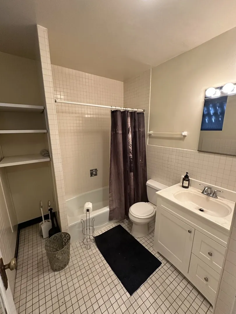 536 N Clark Street IL
