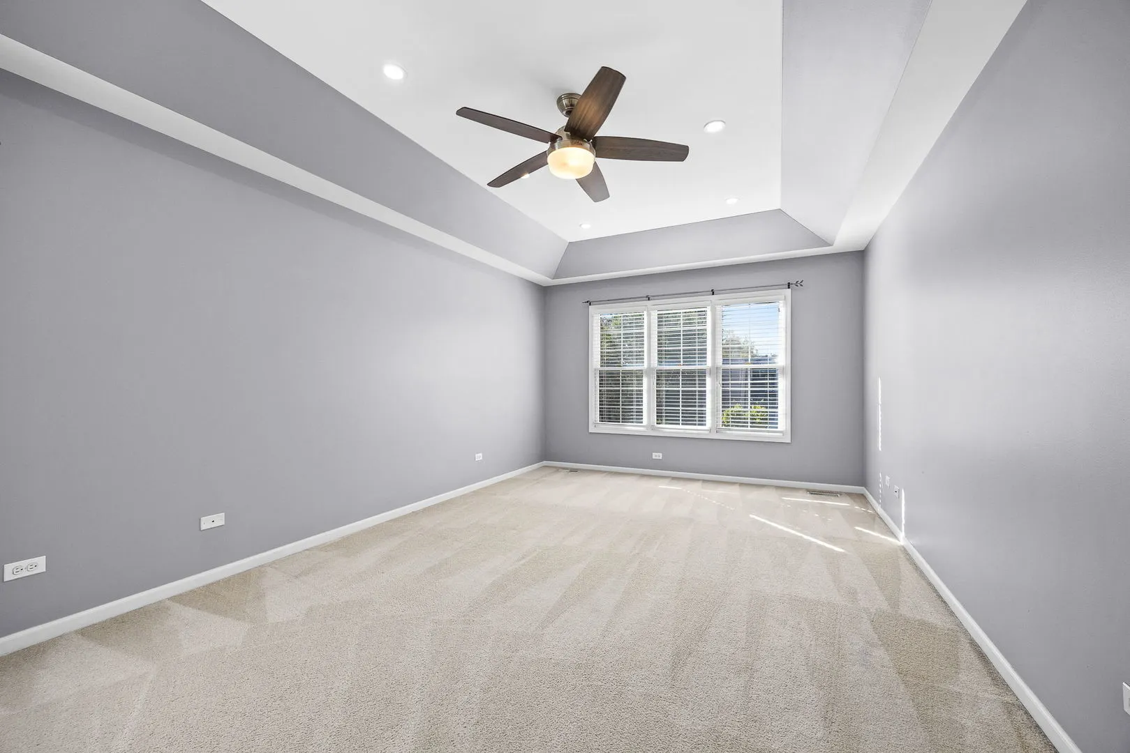 719 Pinecreek Drive IL