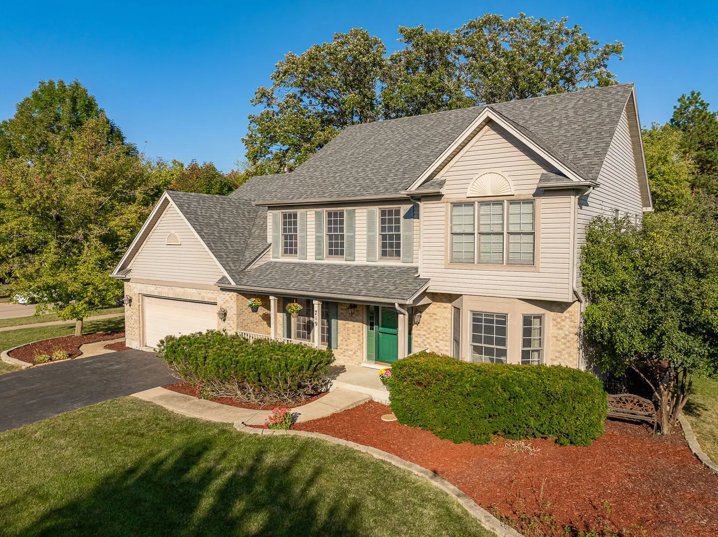 719 Pinecreek Drive IL