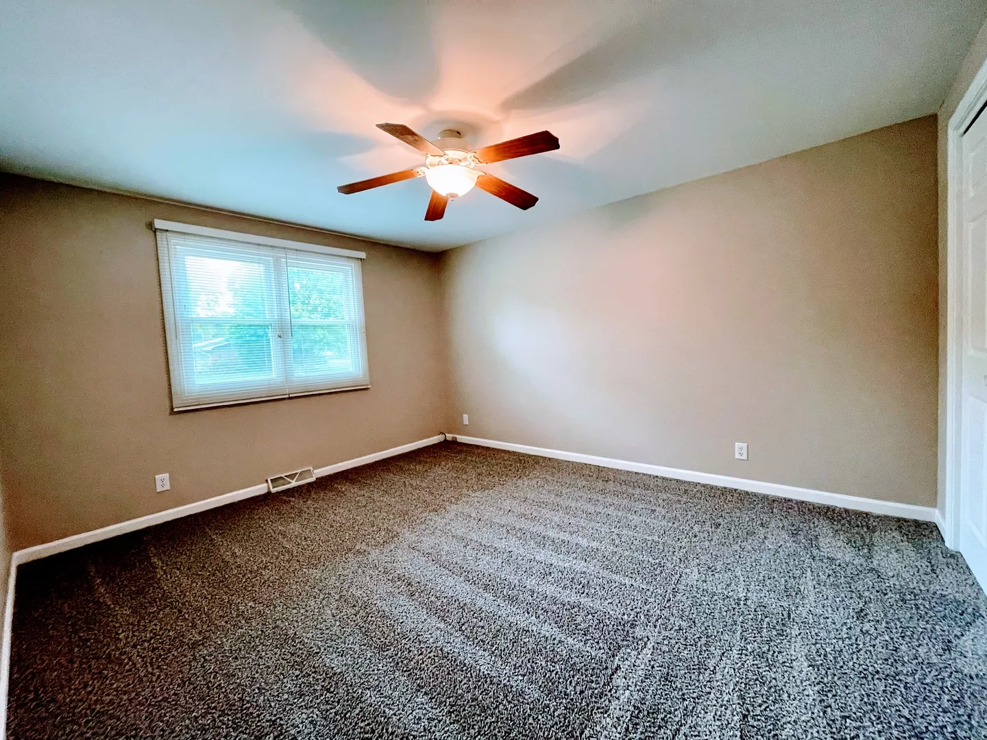 167 W Carol Avenue IL